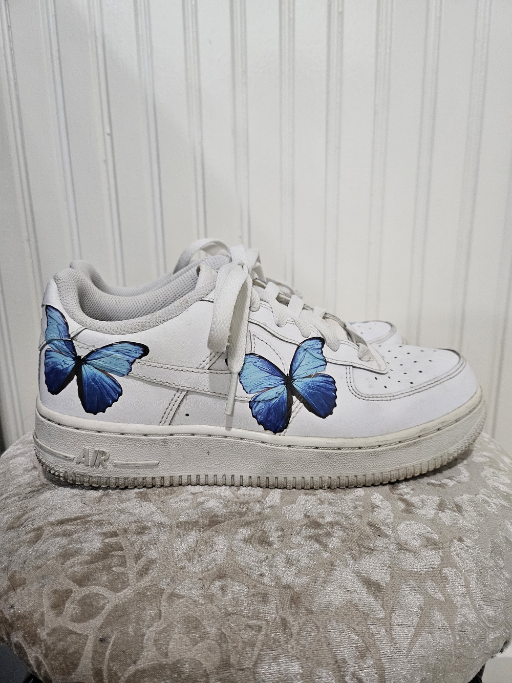 Nike White Leather Sneakers with Blue Butterfly Accent Size 5Y